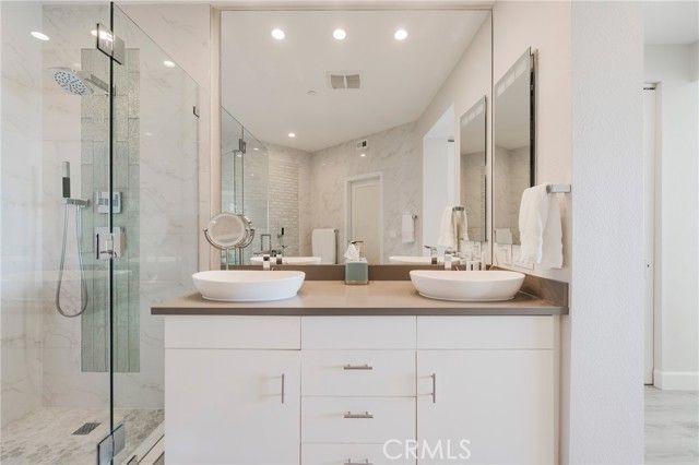 230 Lille Lane 113, Newport Beach, CA 92663