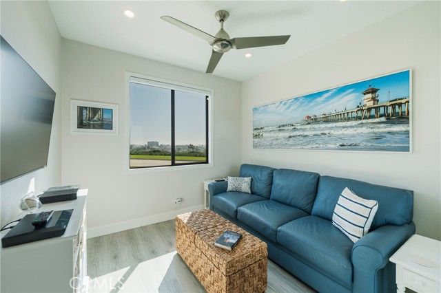 230 Lille Lane 113, Newport Beach, CA 92663