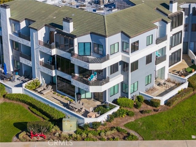 230 Lille Lane 113, Newport Beach, CA 92663