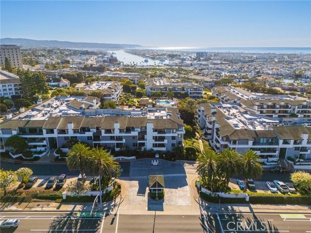 230 Lille Lane 113, Newport Beach, CA 92663