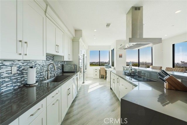 230 Lille Lane 113, Newport Beach, CA 92663