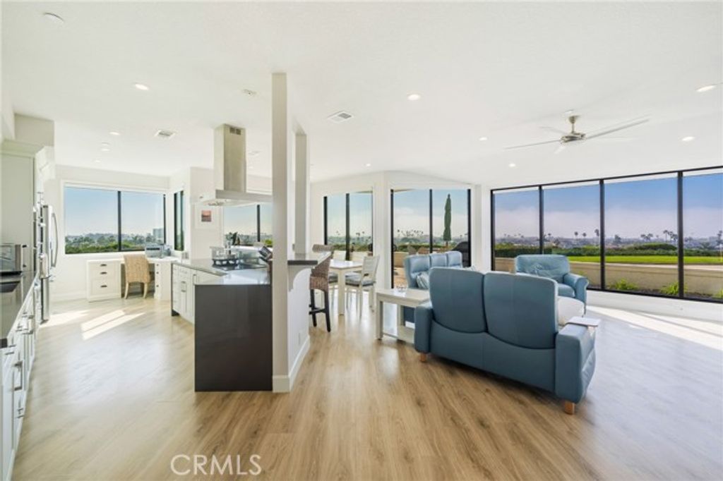 230 Lille Lane 113, Newport Beach, CA 92663