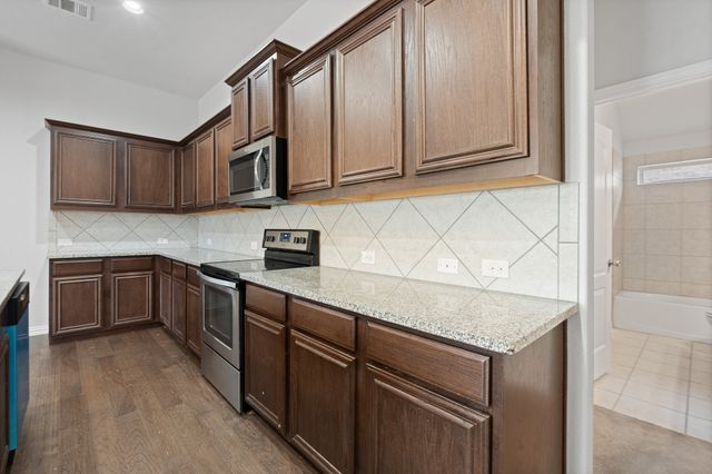 466 Rockaway Drive, Midlothian, TX 76065