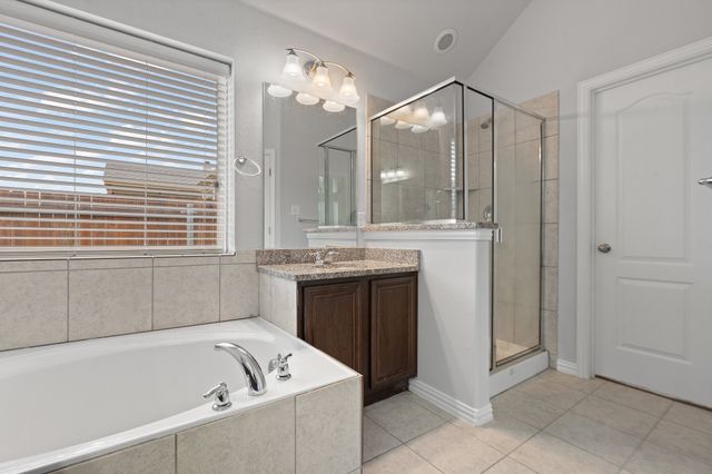 466 Rockaway Drive, Midlothian, TX 76065