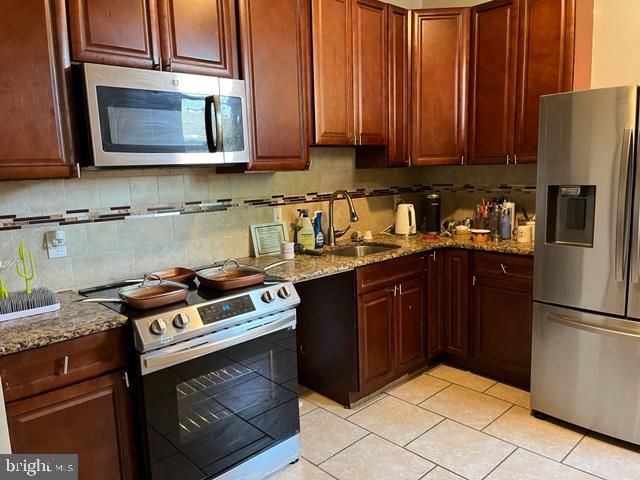 310 W EARLHAM TERRACE, Philadelphia, PA 19144