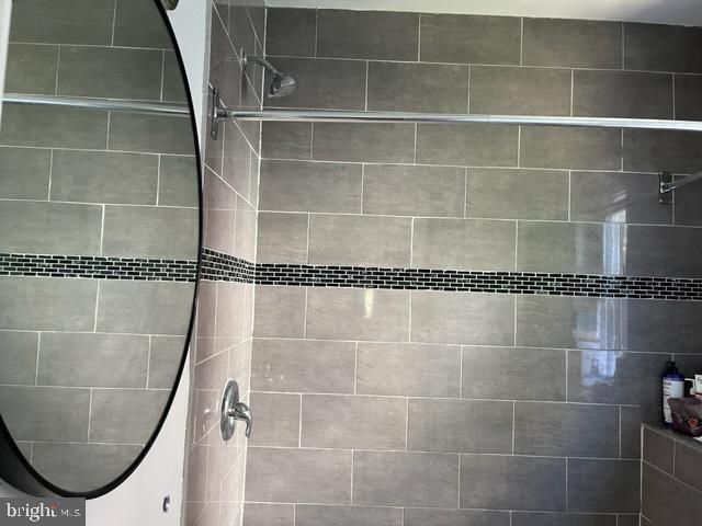 310 W EARLHAM TERRACE, Philadelphia, PA 19144
