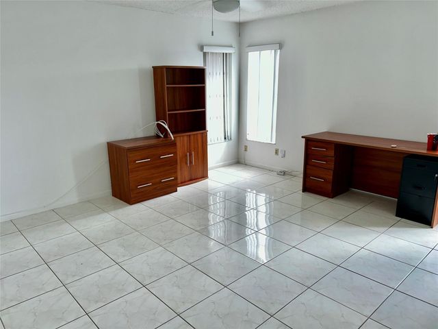 7100 NW 106th Avenue, Tamarac, FL 33321