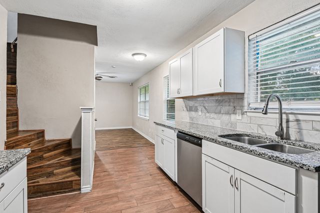 6324 Scotsdale Drive, Forest Hill, TX 76119