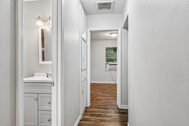 6324 Scotsdale Drive, Forest Hill, TX 76119