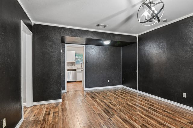 6324 Scotsdale Drive, Forest Hill, TX 76119