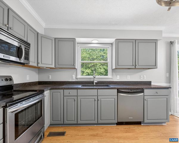 504 DEER DR, Ruckersville, VA 22968