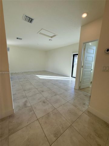 4761 NW 84th Ave 0, Doral, FL 33166