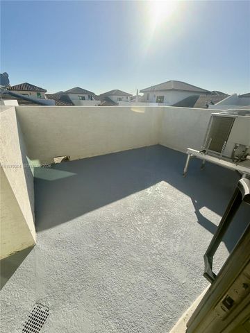 4761 NW 84th Ave 0, Doral, FL 33166