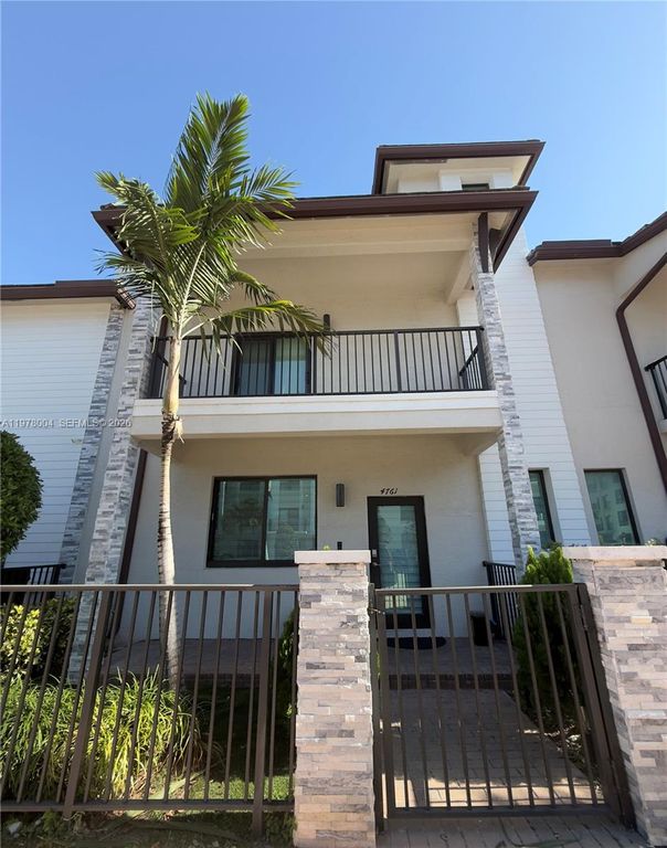 4761 NW 84th Ave 0, Doral, FL 33166
