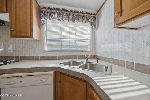 955 Pineclair Drive SW, Calabash, NC 28467