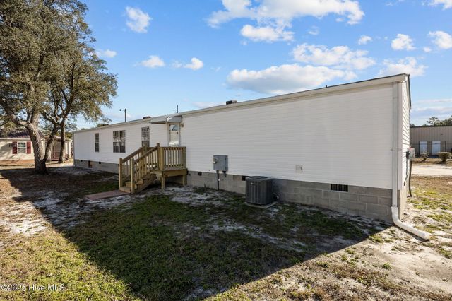 955 Pineclair Drive SW, Calabash, NC 28467