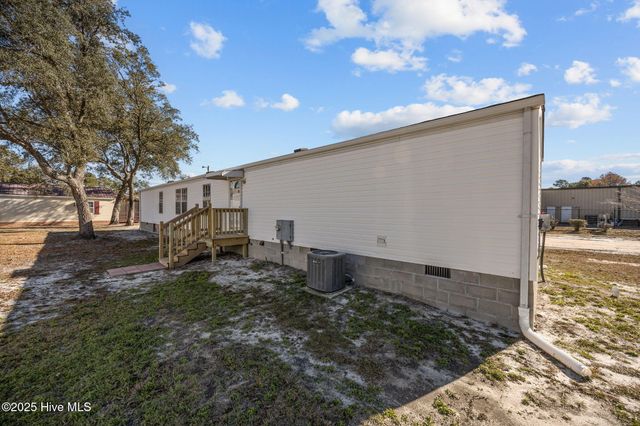 955 Pineclair Drive SW, Calabash, NC 28467