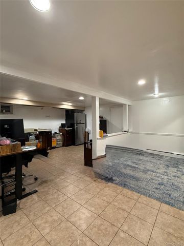 71 Ribbon Street, Franklin Square, NY 11010