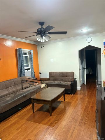 71 Ribbon Street, Franklin Square, NY 11010