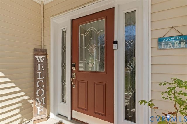 38 Jerdone Island Dr, Bumpass, VA 23024