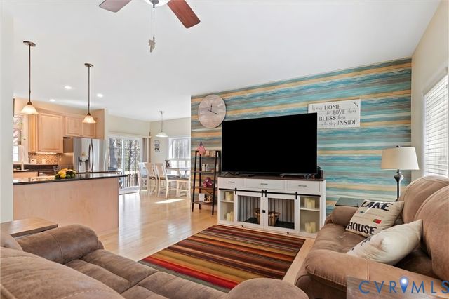 38 Jerdone Island Dr, Bumpass, VA 23024