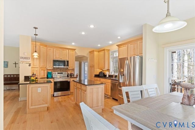 38 Jerdone Island Dr, Bumpass, VA 23024