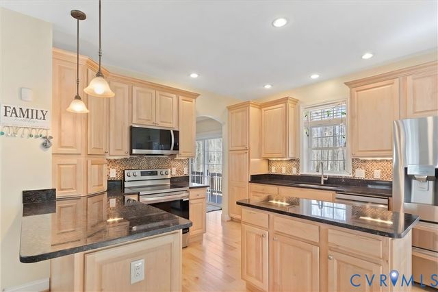 38 Jerdone Island Dr, Bumpass, VA 23024