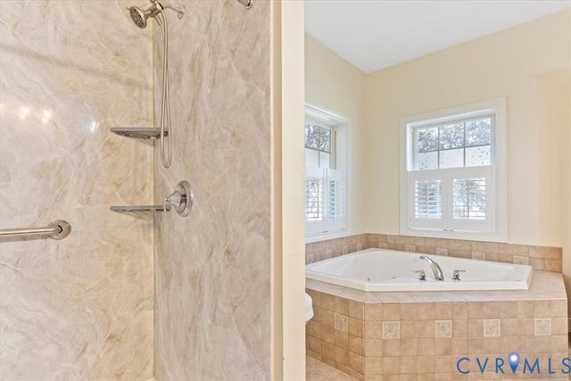 38 Jerdone Island Dr, Bumpass, VA 23024