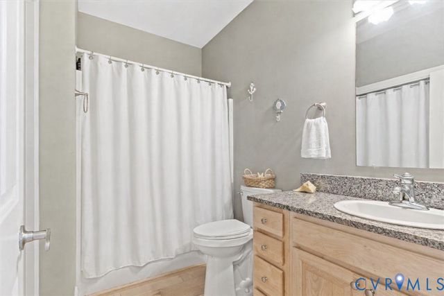 38 Jerdone Island Dr, Bumpass, VA 23024