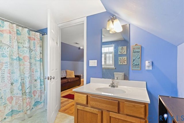 38 Jerdone Island Dr, Bumpass, VA 23024