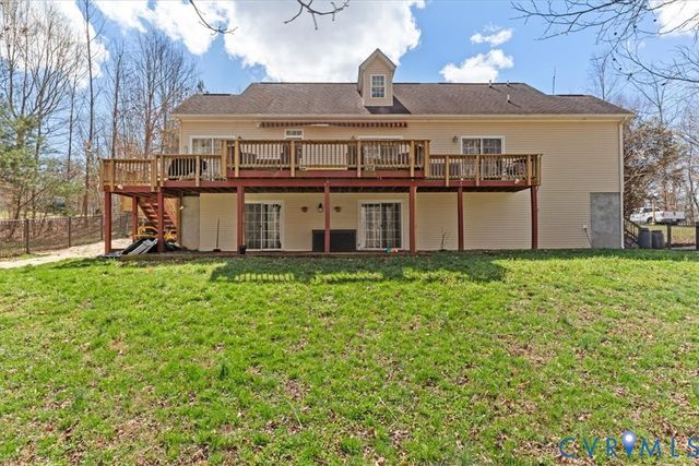 38 Jerdone Island Dr, Bumpass, VA 23024