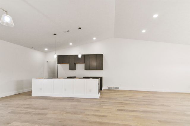 11351 Lakeshore Drive, Hanover Twp, MI 49620