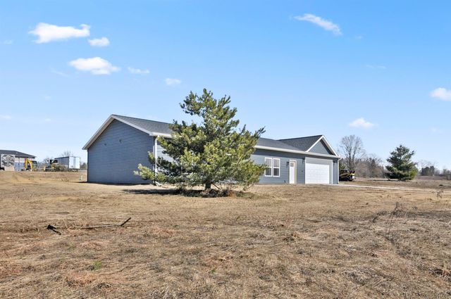 11351 Lakeshore Drive, Hanover Twp, MI 49620