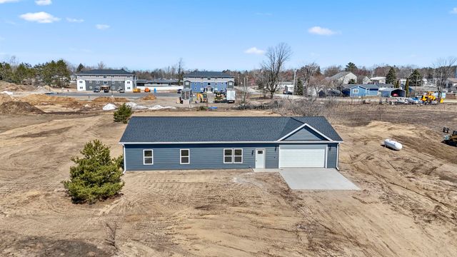 11351 Lakeshore Drive, Hanover Twp, MI 49620