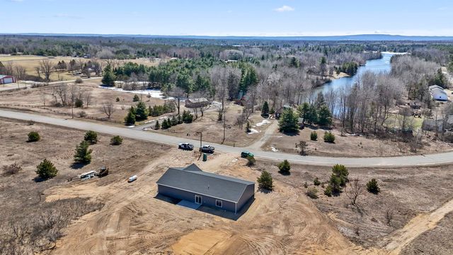 11351 Lakeshore Drive, Hanover Twp, MI 49620