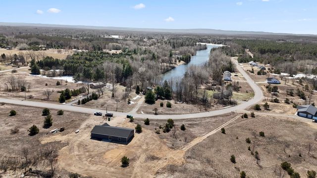 11351 Lakeshore Drive, Hanover Twp, MI 49620