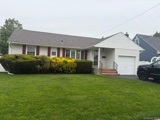 53 Colonial Drive, Farmingdale, NY 11735