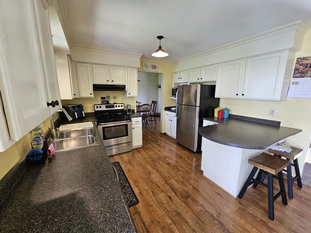 634 Naragansett Avenue, Baraboo, WI 53913
