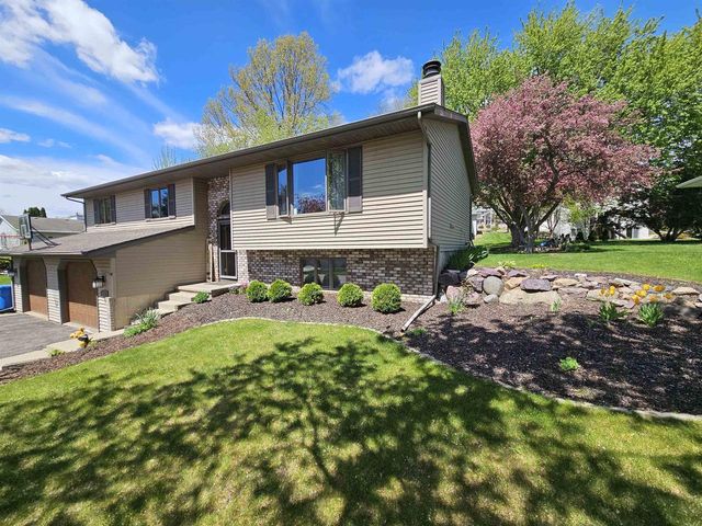 634 Naragansett Avenue, Baraboo, WI 53913