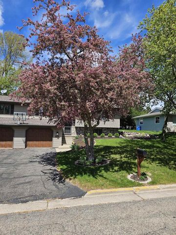 634 Naragansett Avenue, Baraboo, WI 53913