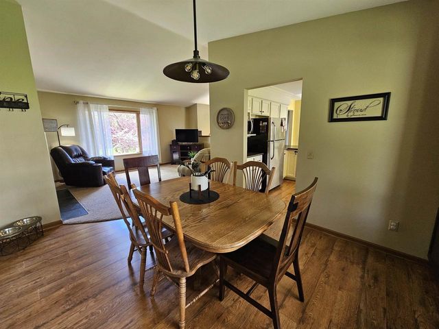 634 Naragansett Avenue, Baraboo, WI 53913