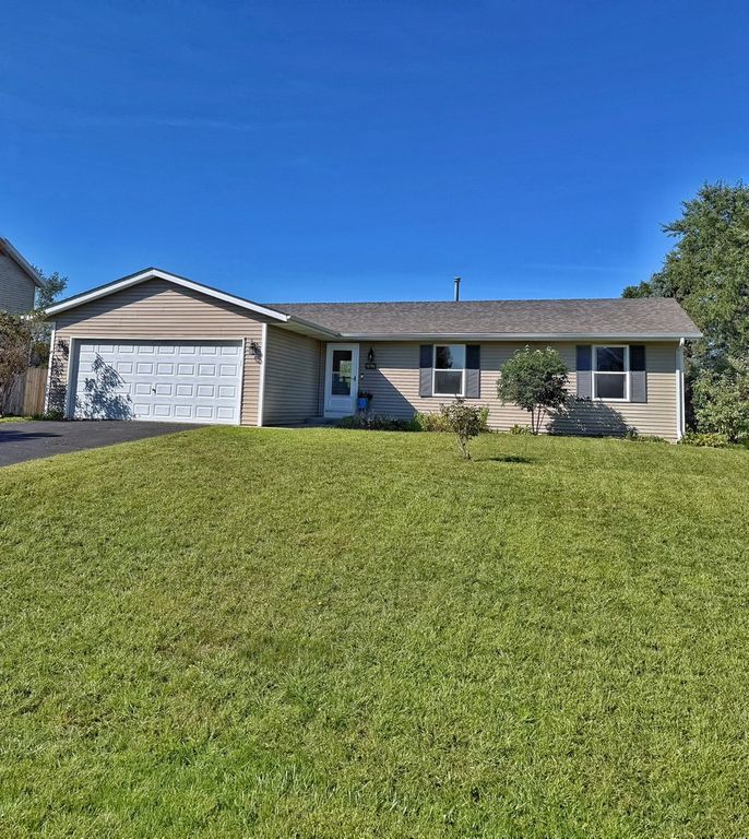 10990 LINDEN BLOSSOM Lane, Roscoe, IL 61073