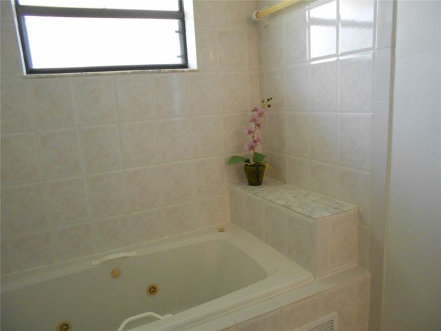 3980 NW 114th Avenue, Coral Springs, FL 33065