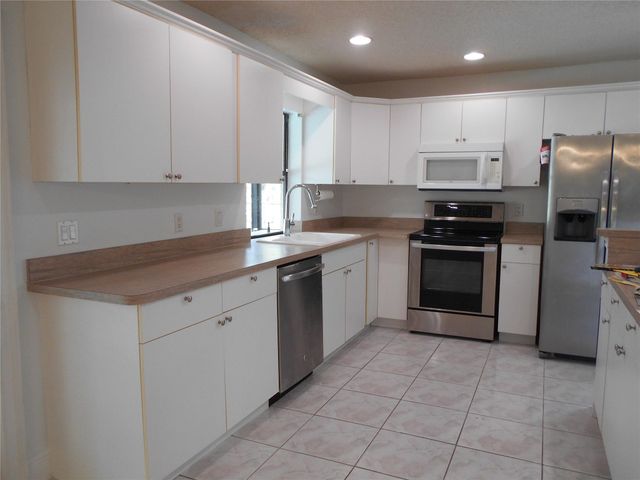 3980 NW 114th Avenue, Coral Springs, FL 33065