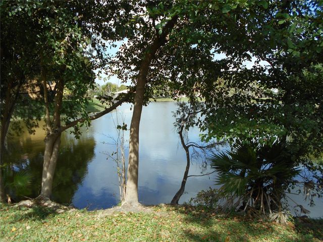 3980 NW 114th Avenue, Coral Springs, FL 33065