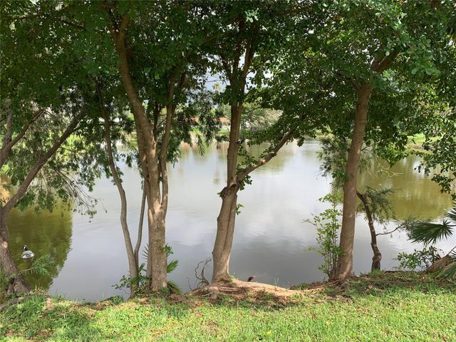 3980 NW 114th Avenue, Coral Springs, FL 33065