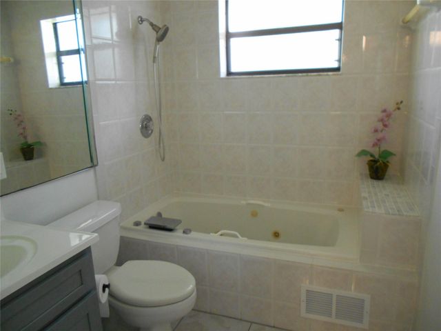 3980 NW 114th Avenue, Coral Springs, FL 33065