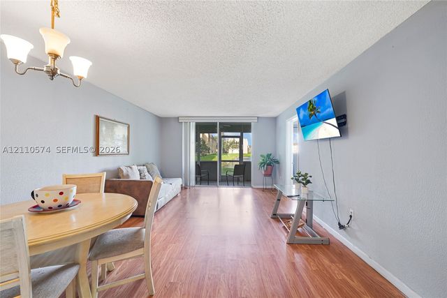 8821 Sunrise Lakes Blvd 102, Sunrise, FL 33322