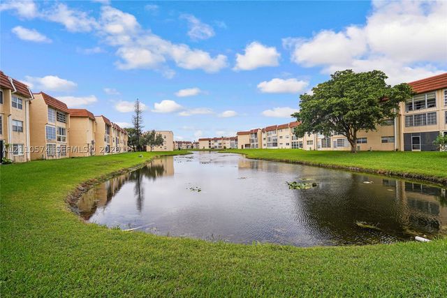 8821 Sunrise Lakes Blvd 102, Sunrise, FL 33322