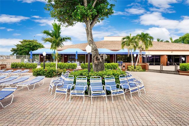 8821 Sunrise Lakes Blvd 102, Sunrise, FL 33322
